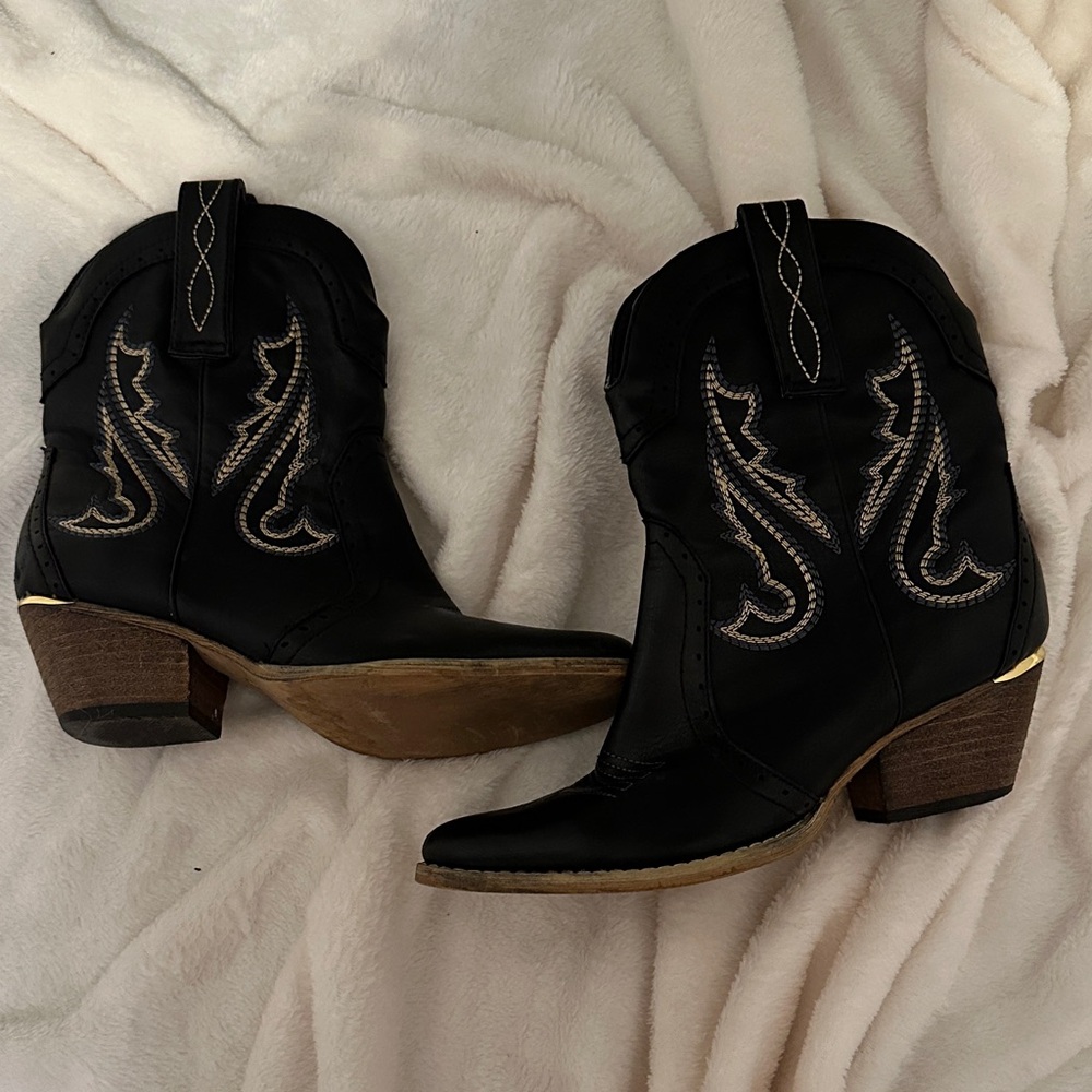 Very Volatile Black Western Heeled Boots
